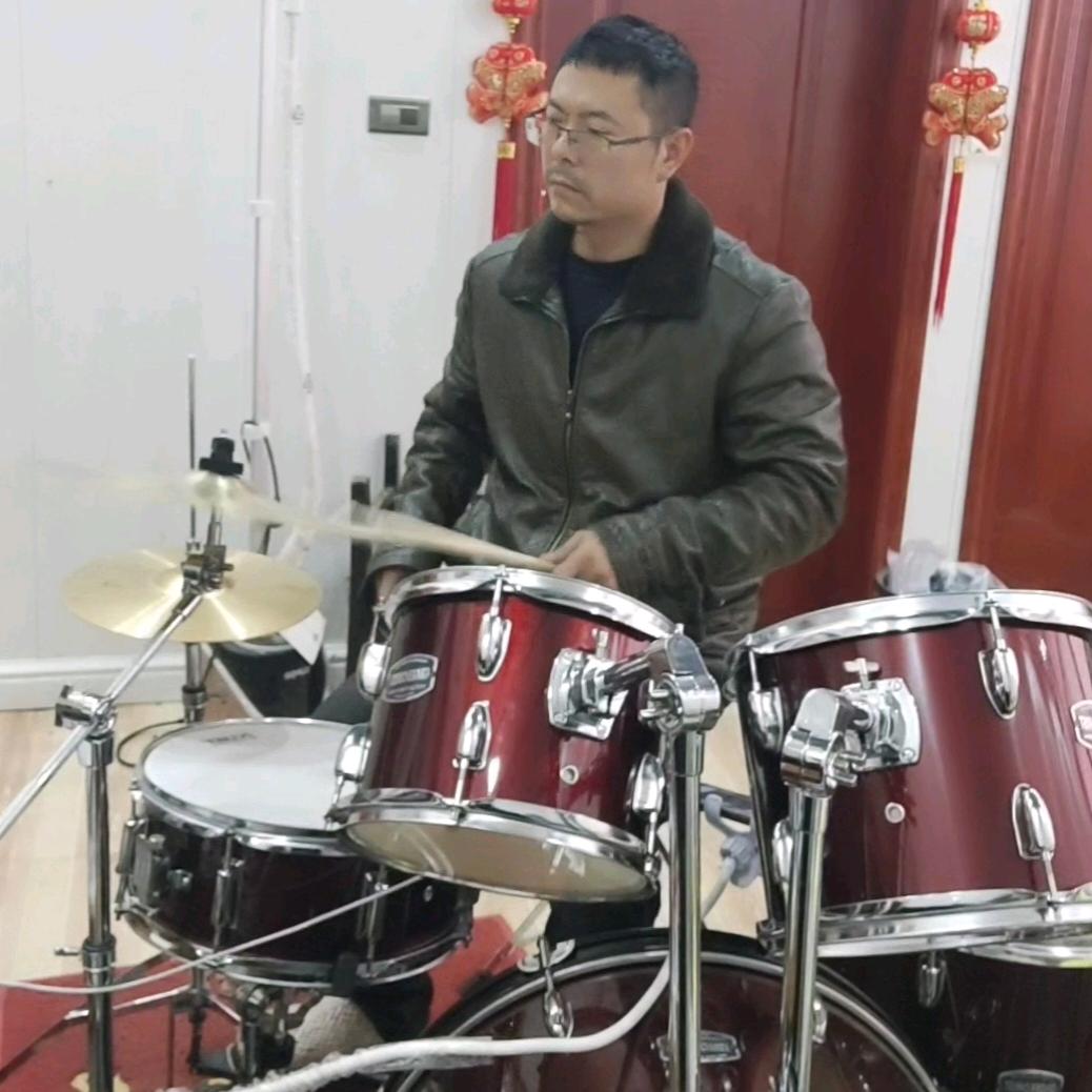 二胡、葫芦丝、电吹管、架子鼓、唢呐乐队