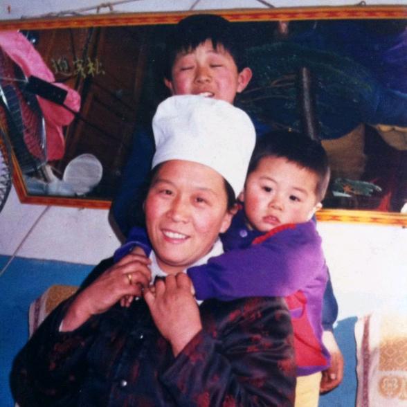 爱拍照的大胡子