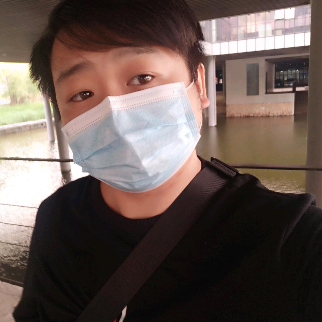 玩剧本的洛白鹿