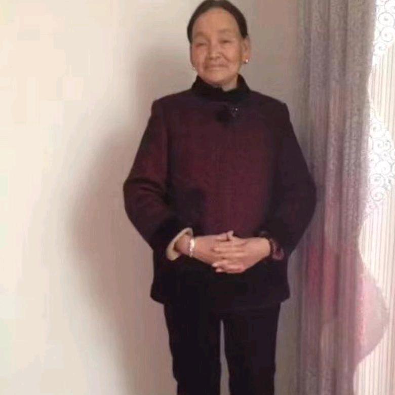 卢奶奶爱念经
