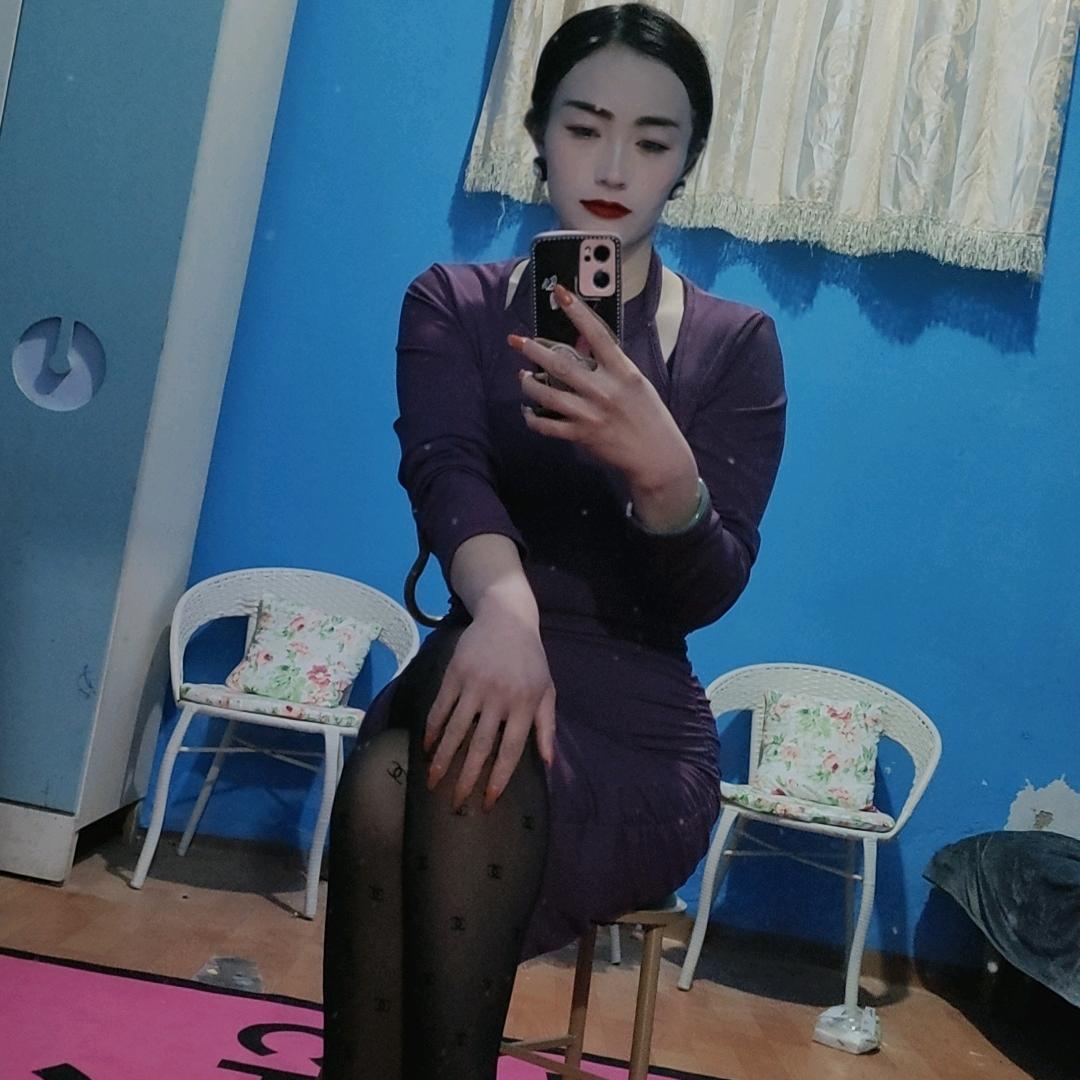 爱骑车的小姐姐