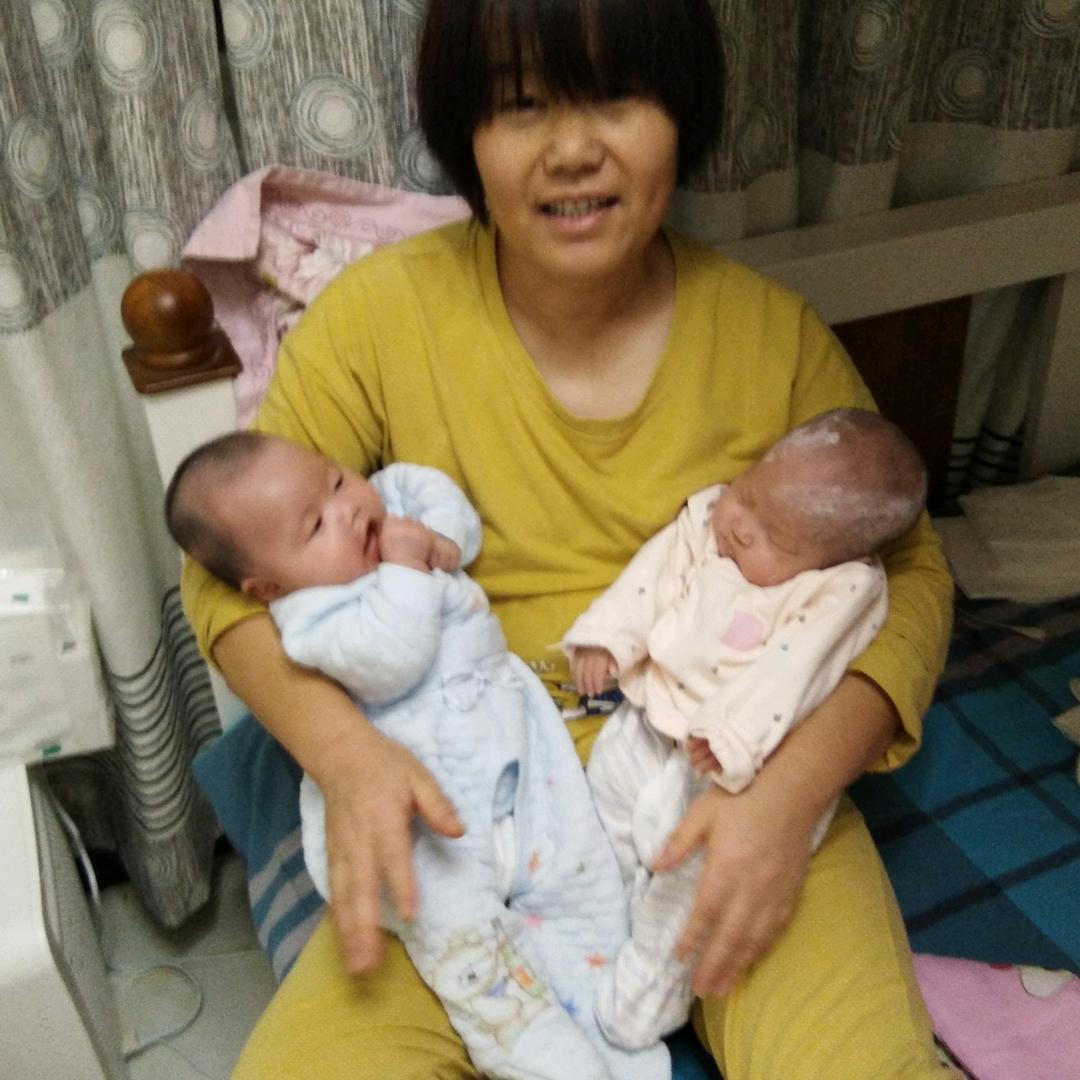 金牌月嫂朱新绒