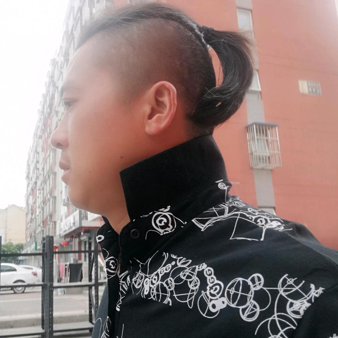 何必问