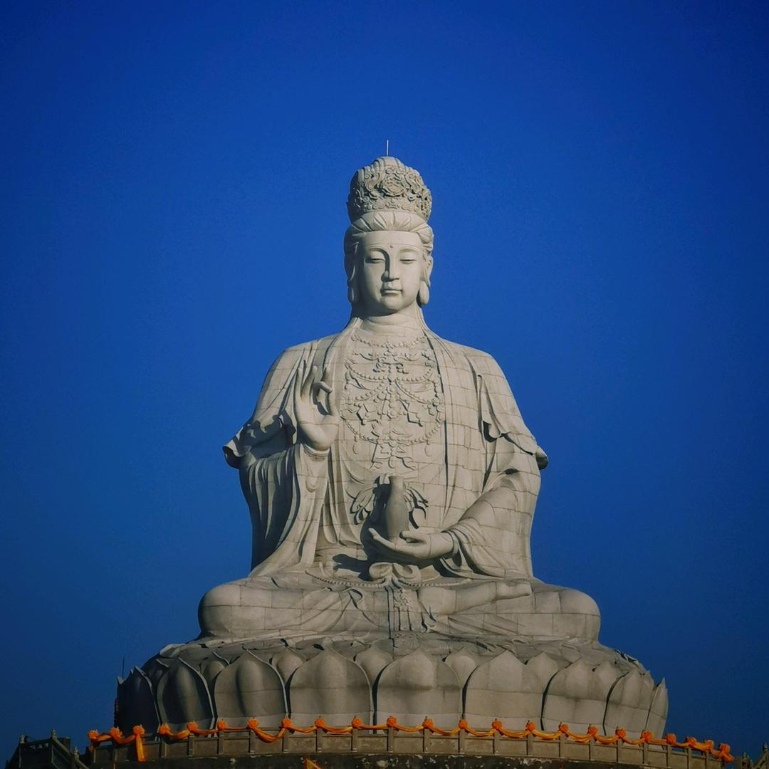 何方人士