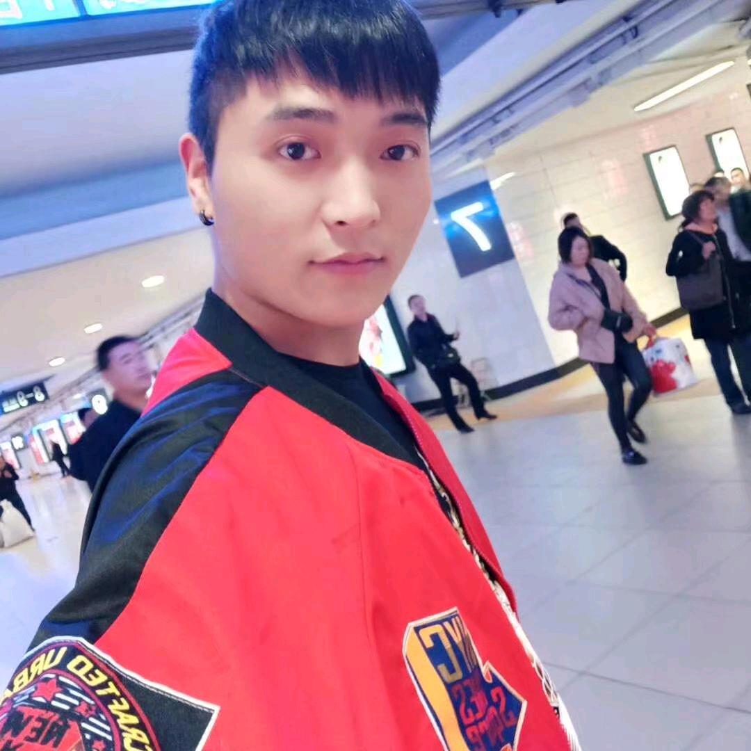 喜欢唱歌的小松