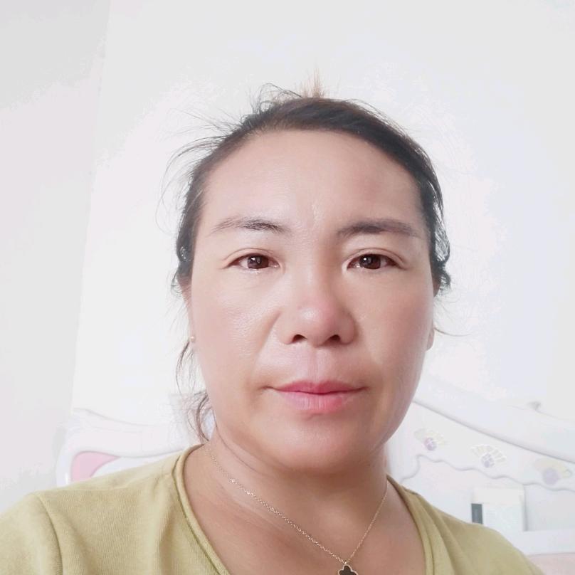 三个宝贝的奶奶。