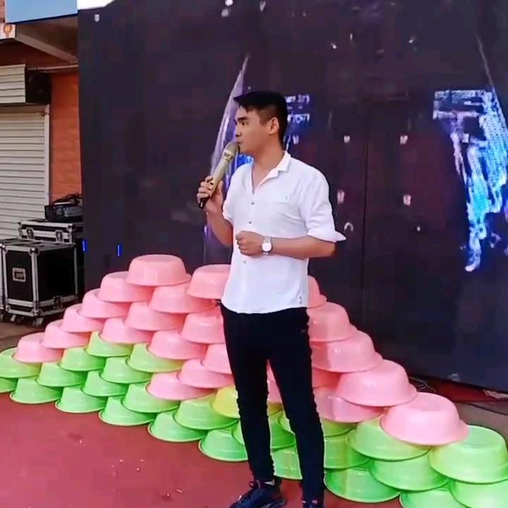 青年歌舞演出团队