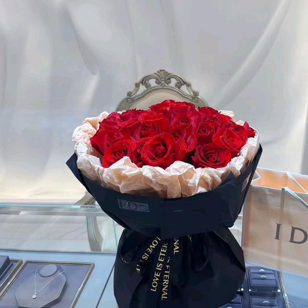 @亚丹