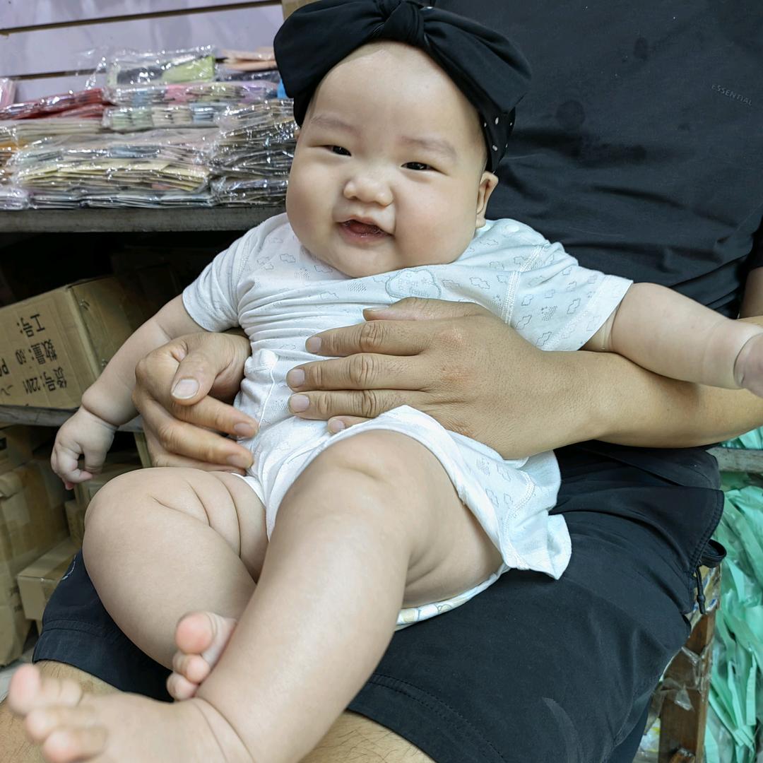 周口华耀城刘书荣手套饰品批发