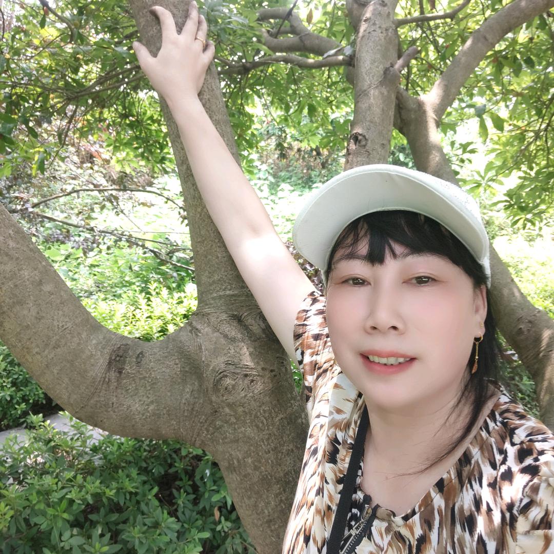 陈燕，晚上8点多开播