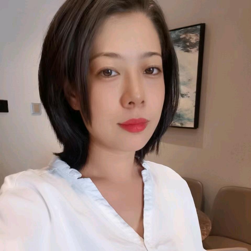 设计师杨丹