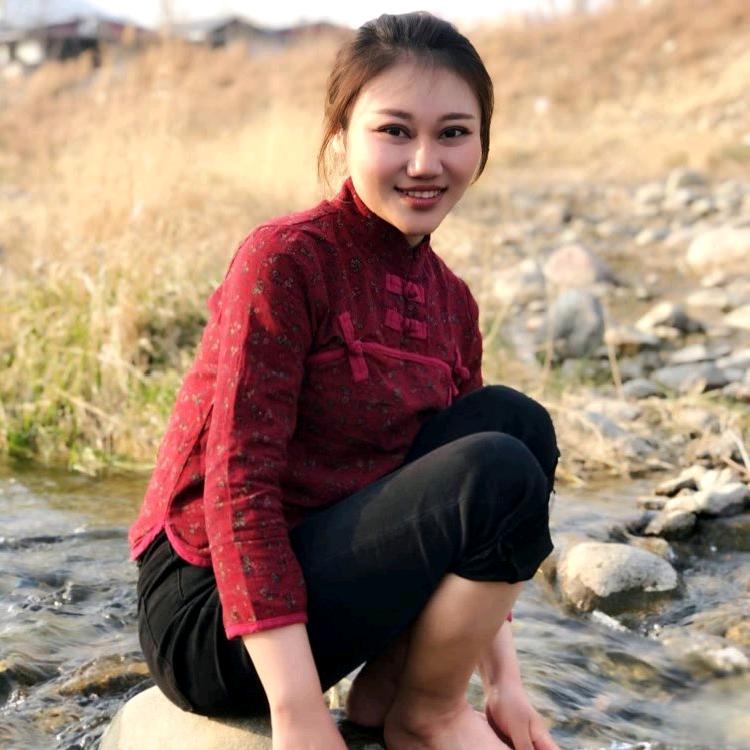 满族女孩儿