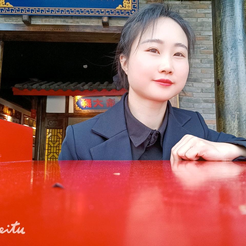 秀山渝大狮小狮妹