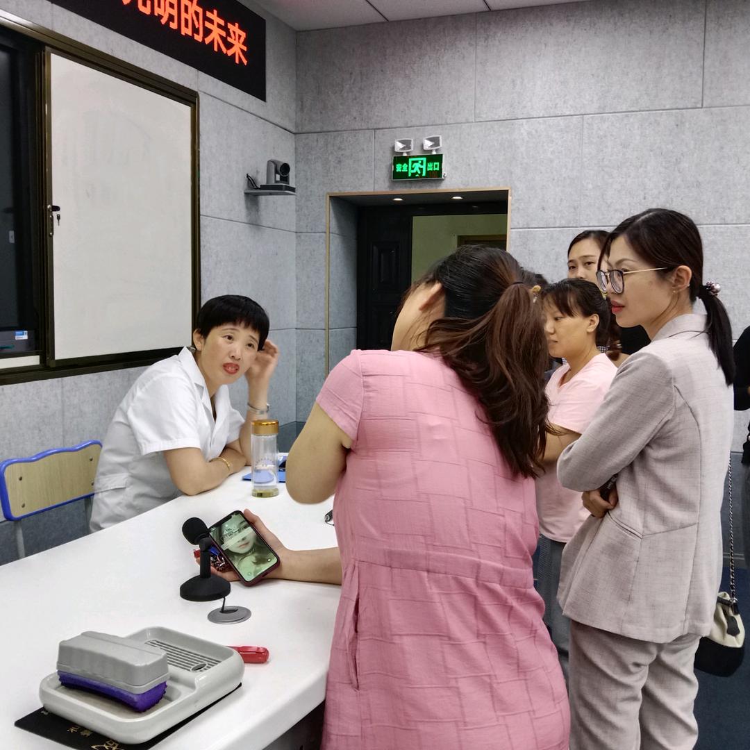 孝义市验光配镜范姐