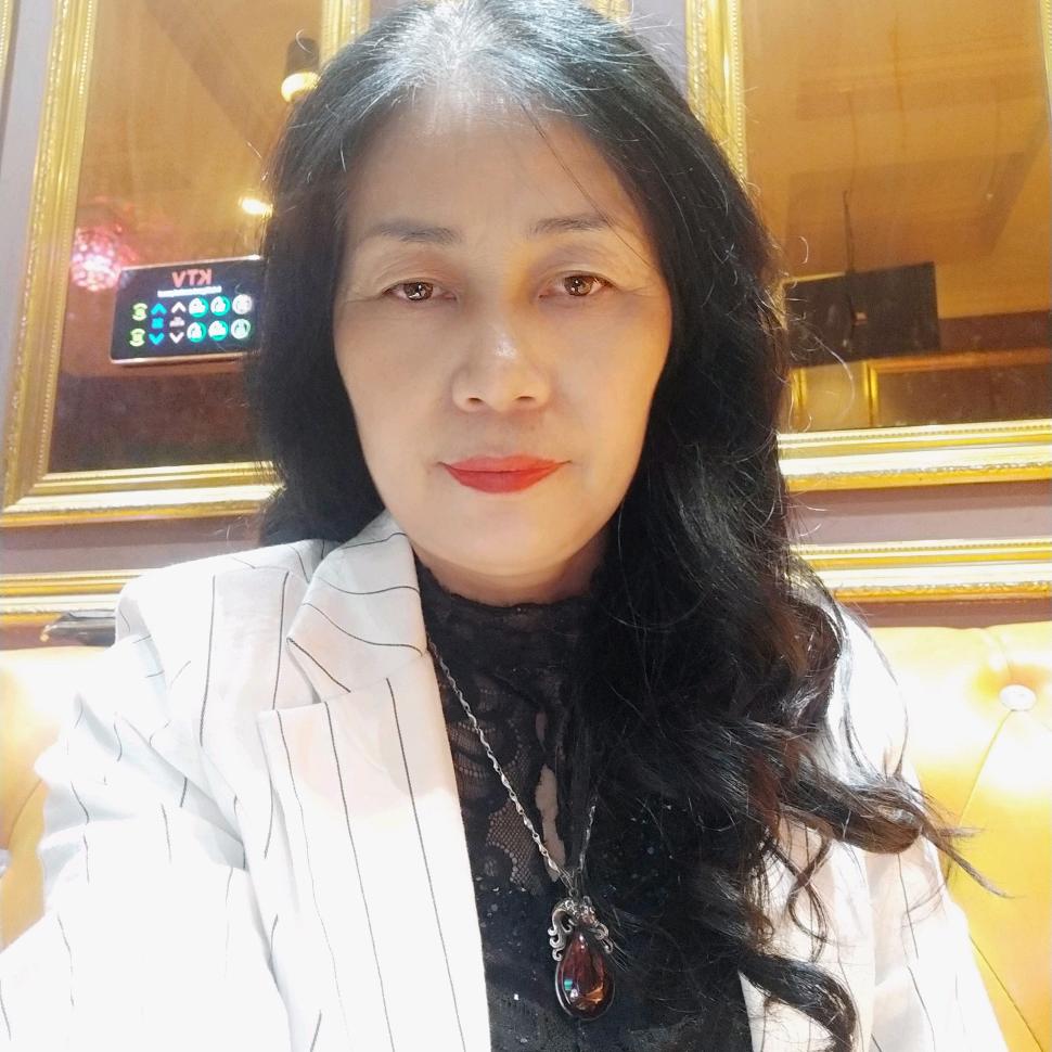 开心果果（喜欢唱歌🎤）