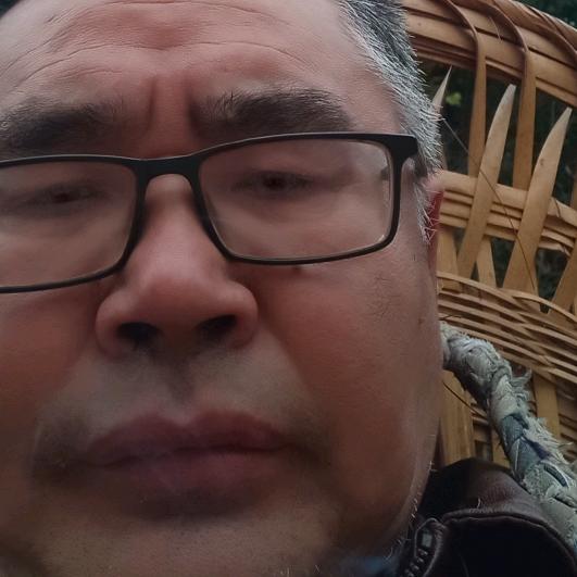 萧艾
