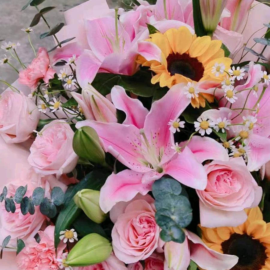 指尖🍀滑落的泪🌧