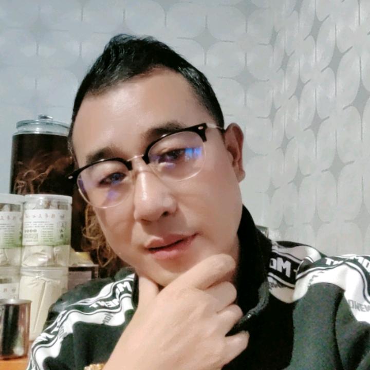 高源上的狼!狼哥