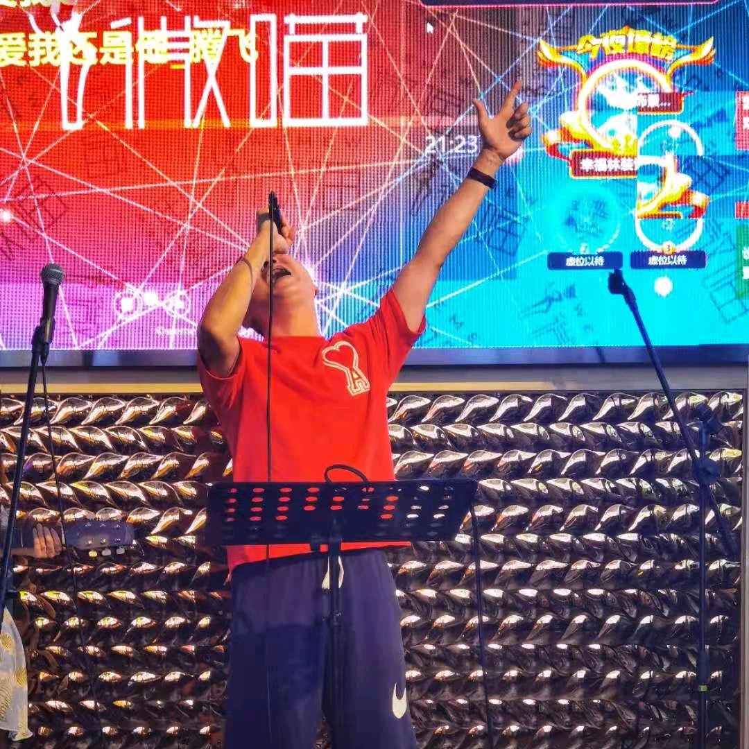 萌萌和乐乐猫鸡