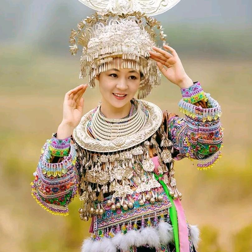 英子