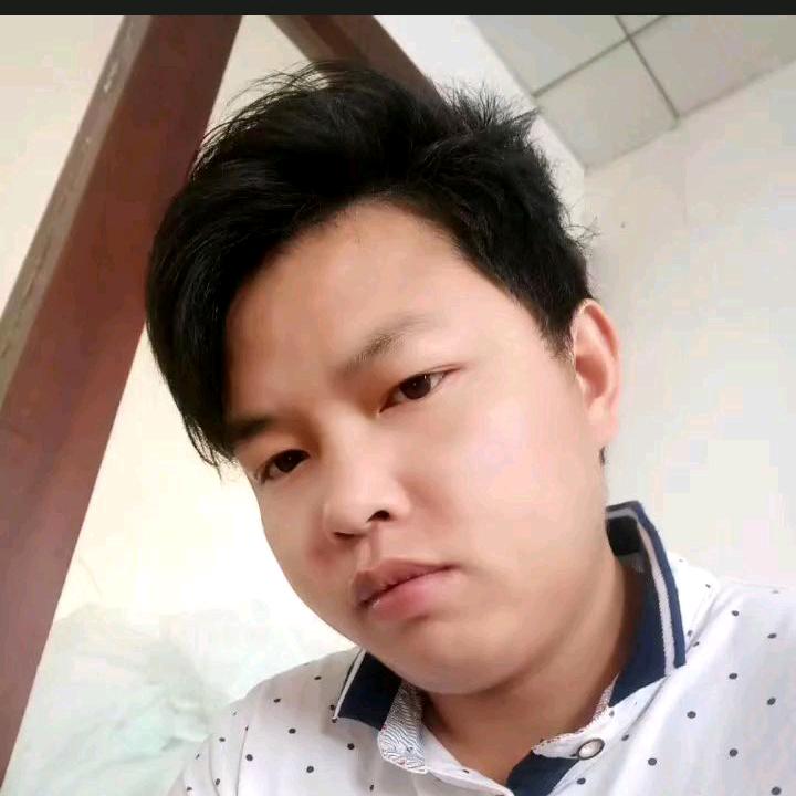 廾，匸