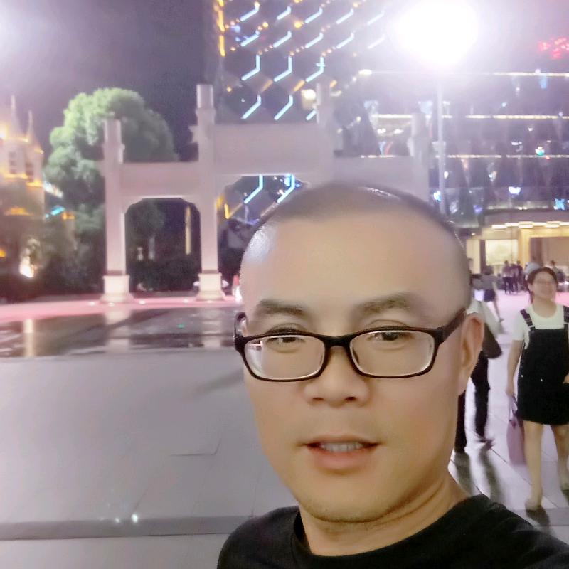 忠哥爱唱歌