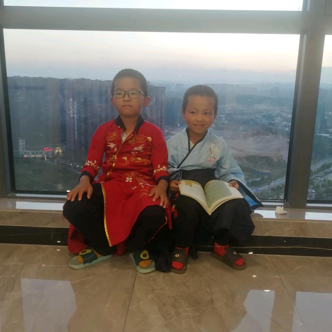 鸿运满堂