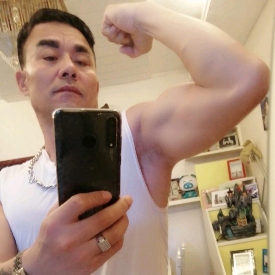 正能量肌肉男，〈大号）