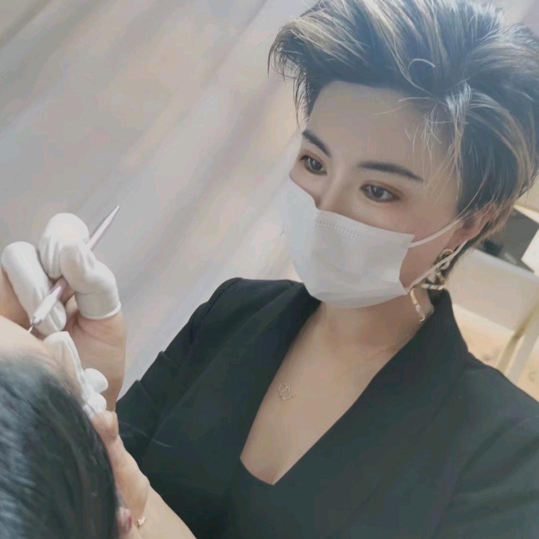 初一纹绣，美甲美睫