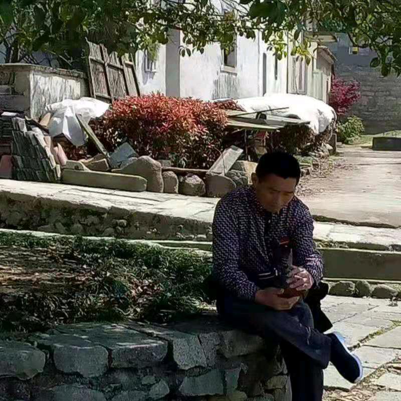 用户3176102480928左大