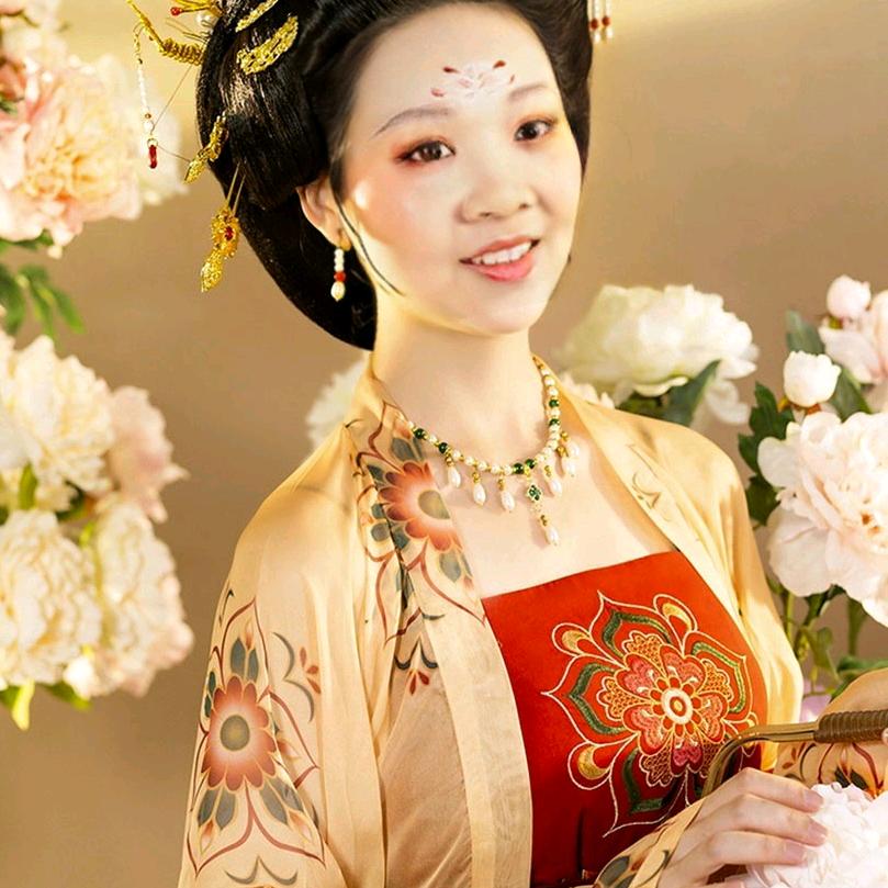 妈妈咪呀上午10点20开直播