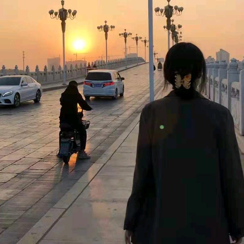 爱喝酒的小刘