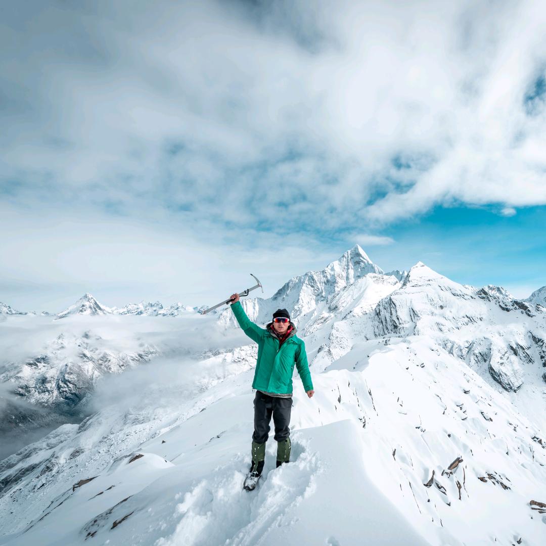 四姑娘山长坪驿户外主题客栈-天亮