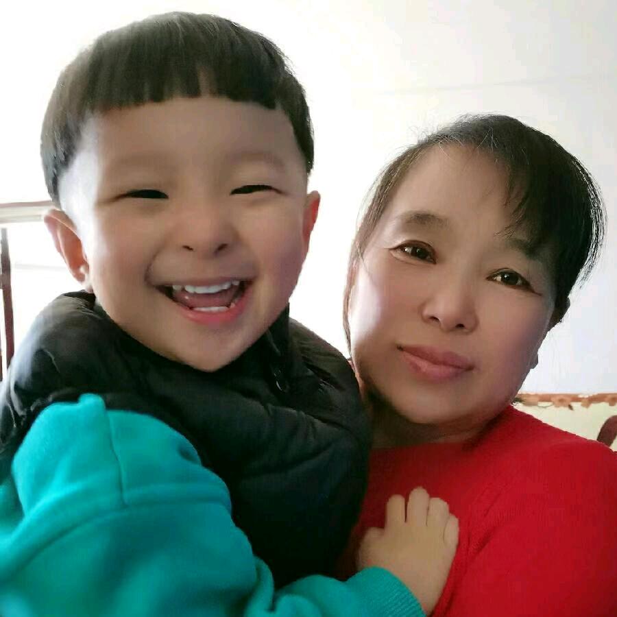 华