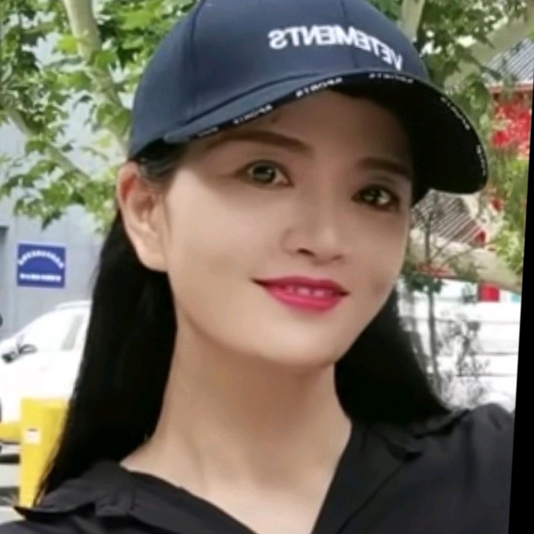 曳舞小芳