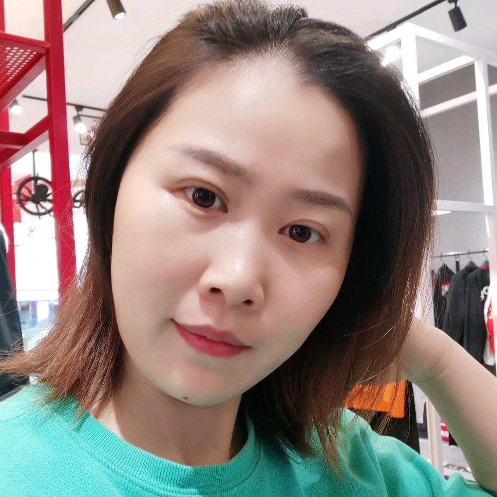 珂馨头像