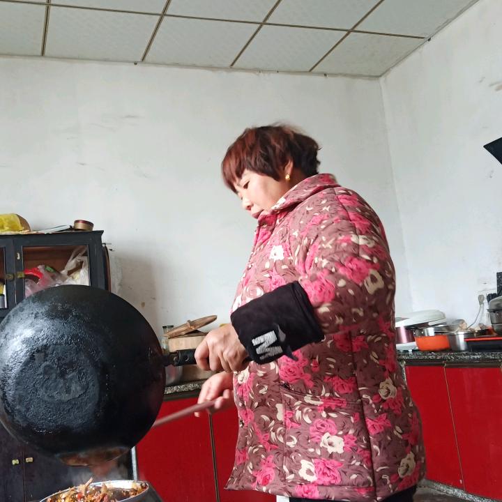 东姐