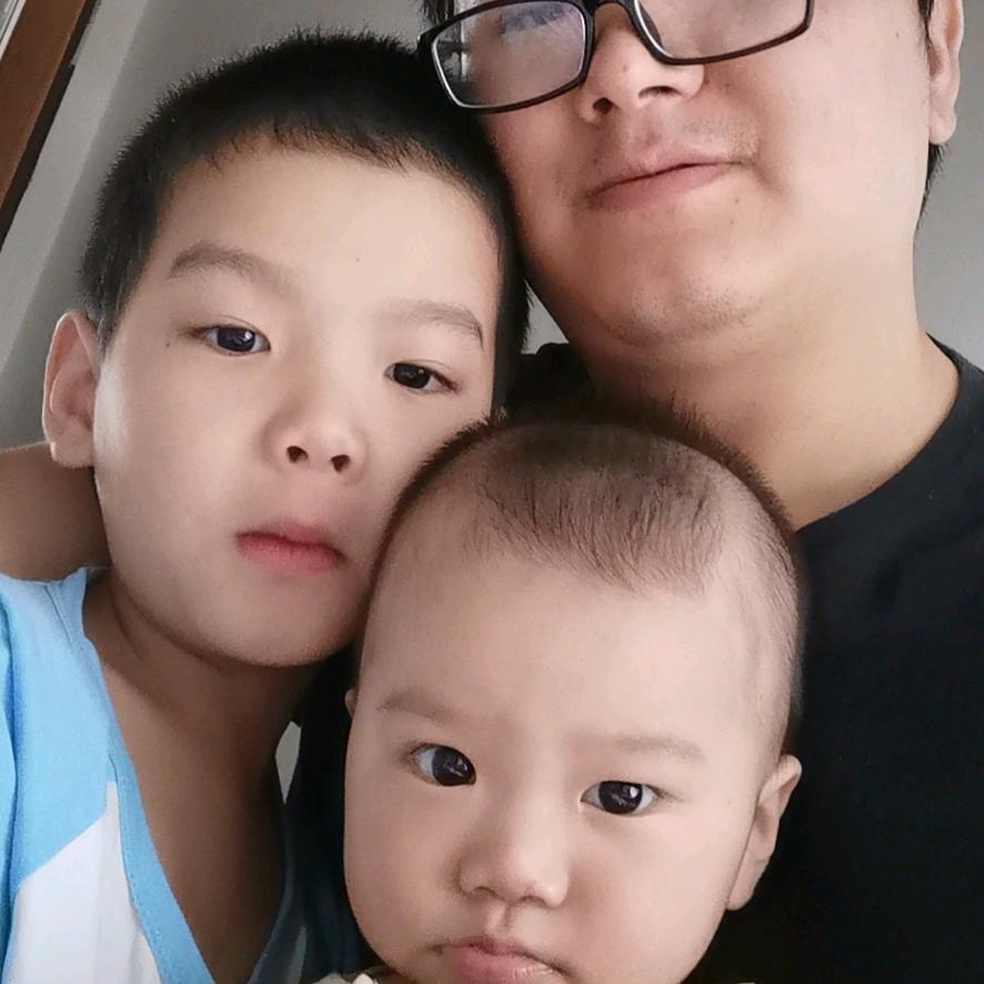成长中的两兄弟