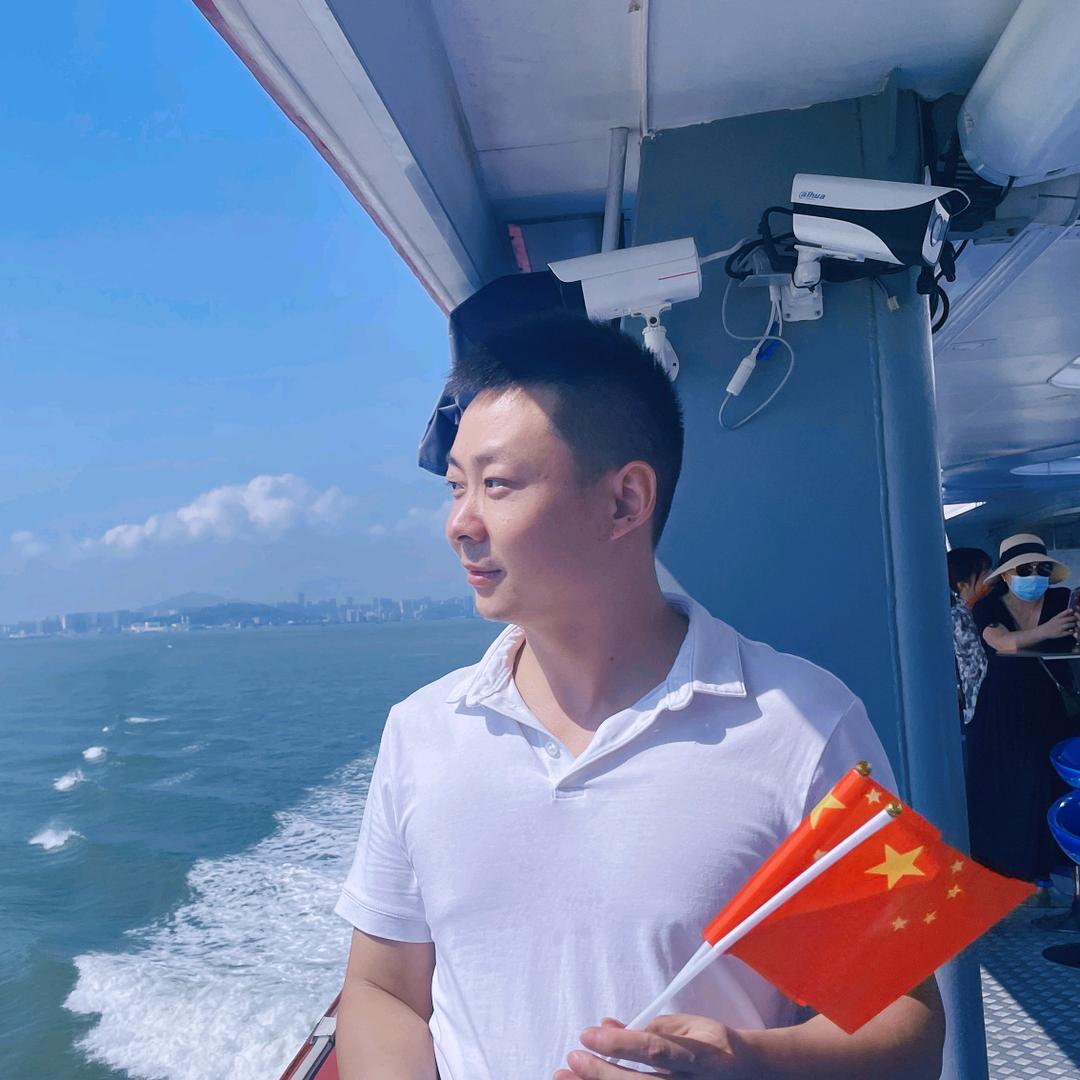 平跃汽车外观修复：玻璃裂纹划痕车身免喷漆