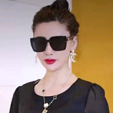 厦门集美区莹敏服装店