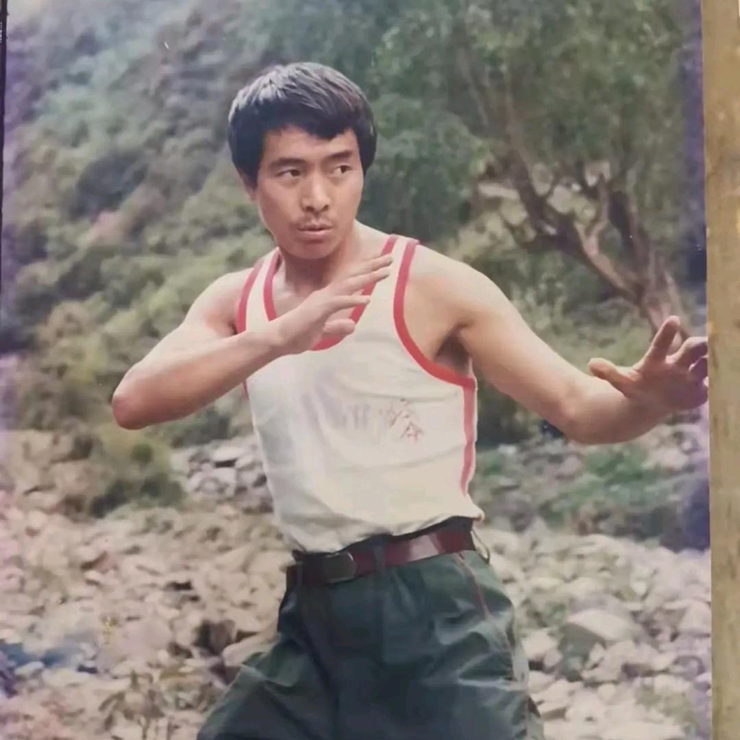 戍边恩波