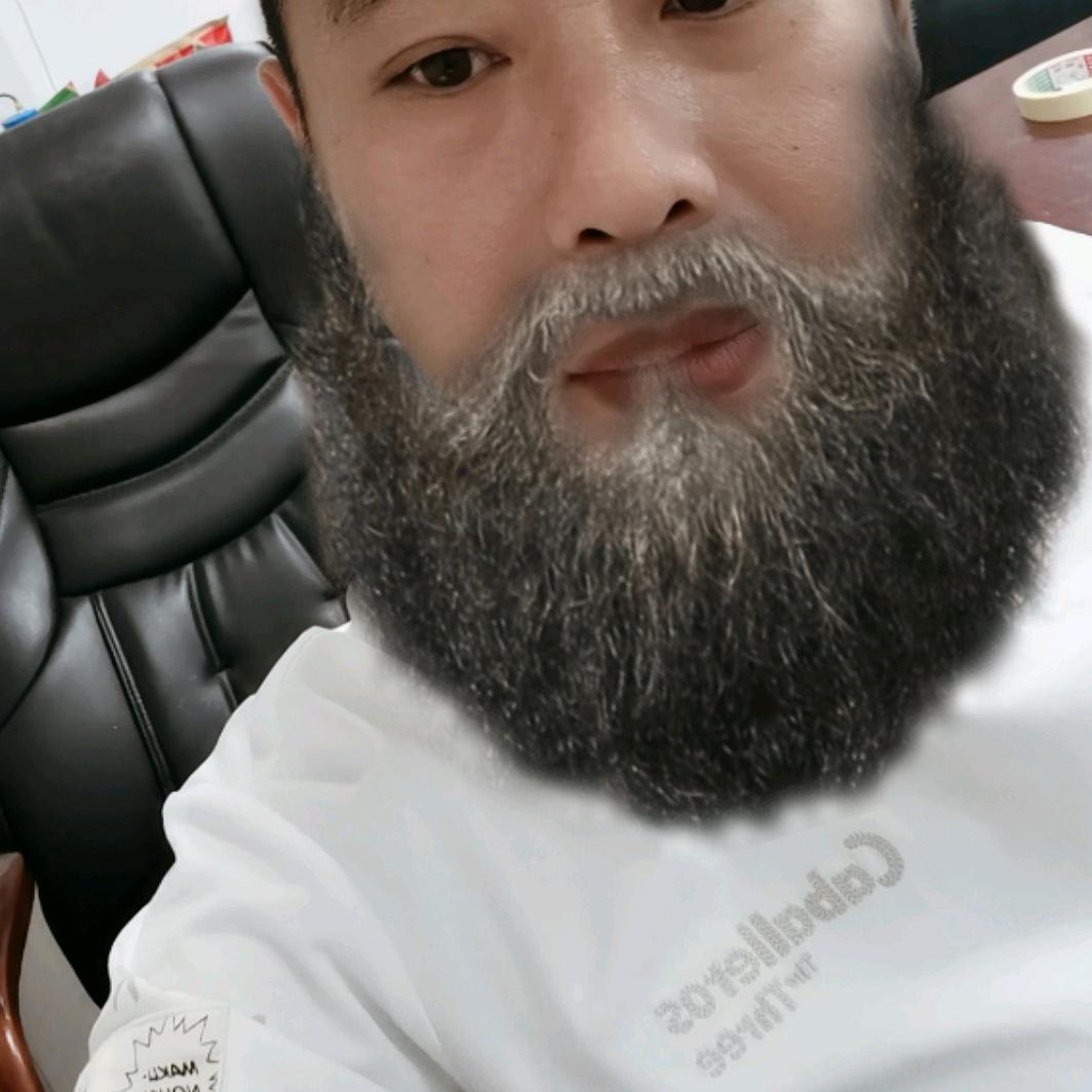 汕头《艾尚服饰》刘灿学