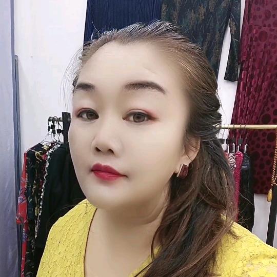 艳廷佳依服装店