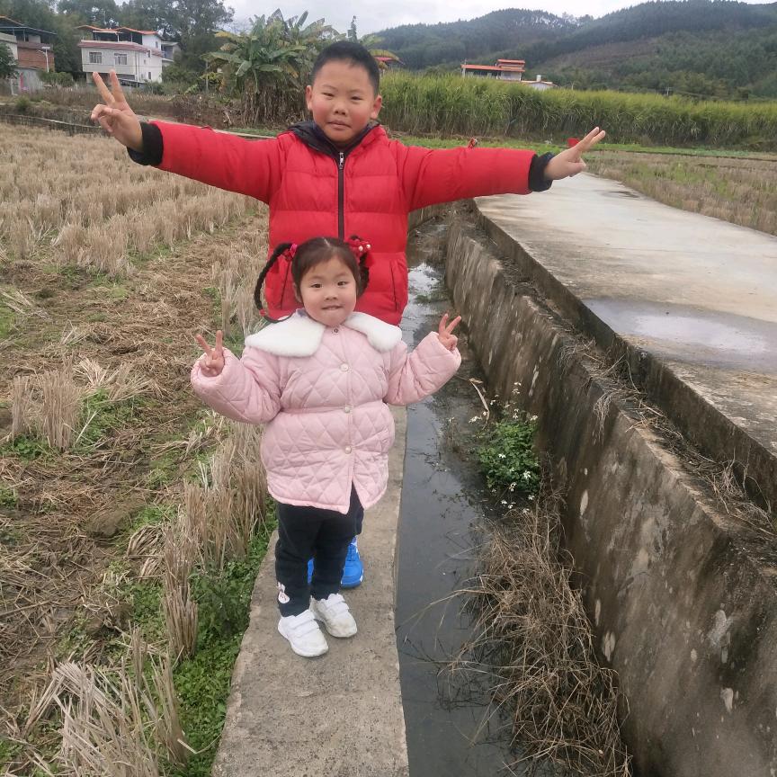 潴潴