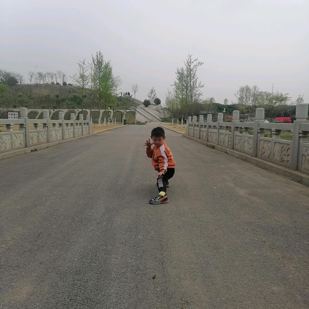 烟花炸街胡卫东