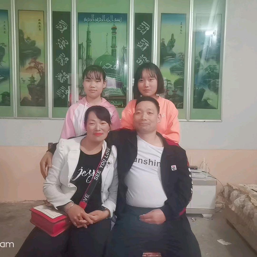 党连群