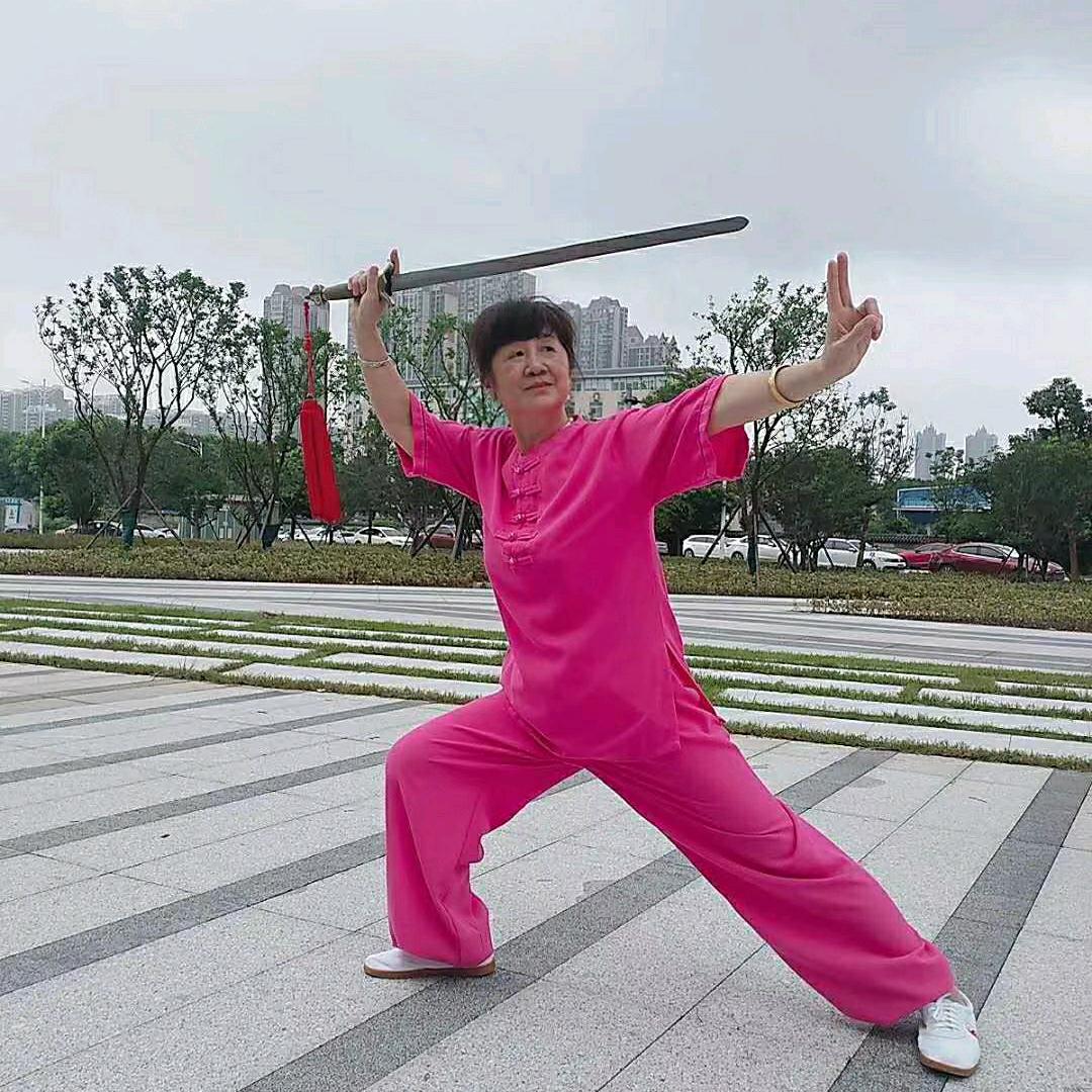太极拳友一家亲