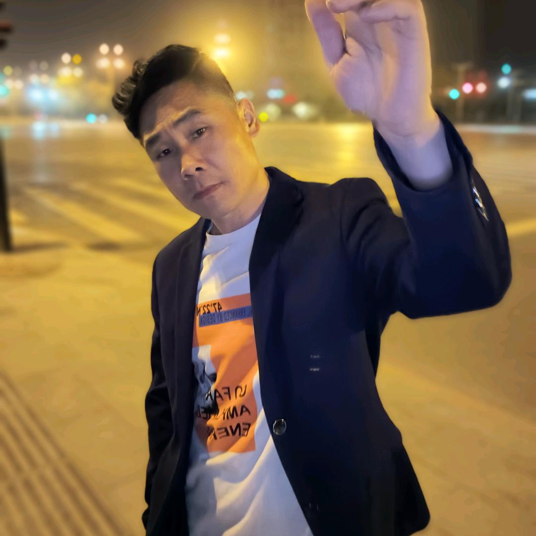 阿荣🐉小七⁵²⁷⁷