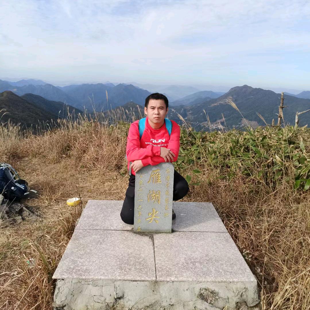 穿梭朦胧