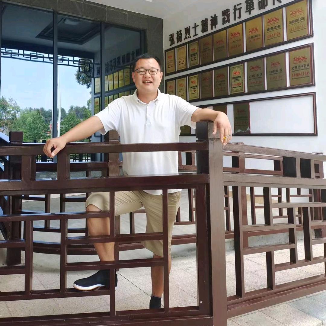 九岗山村支书～小刘